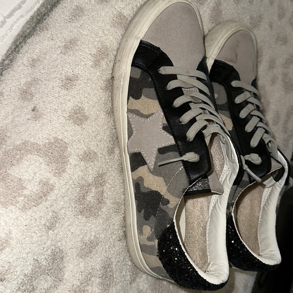 Vintage Havana Sneakers - Picture 2 of 5